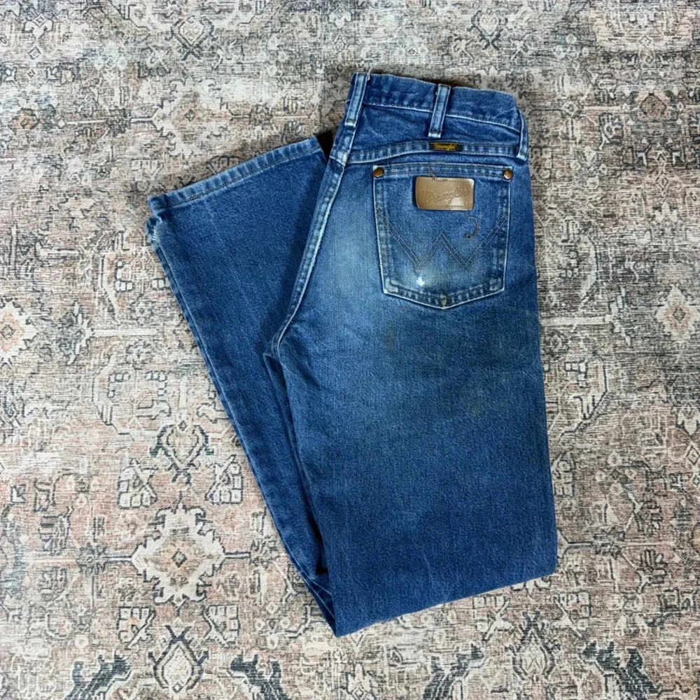 Wrangler 13MWZPW Cowboy Cut Blue Jeans Mens 30x32 Distressed Western Workwear